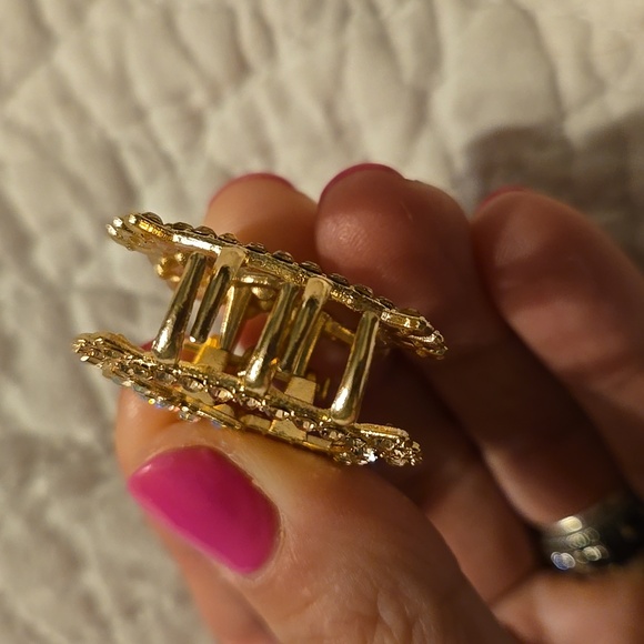 Gold & Pink Rhinestone New Hello Kitty Hair Claw Clips Set - Picture 3 of 4